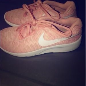 Girls Nikes Shoes